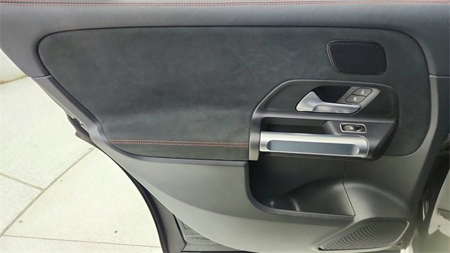 Used 2024 Mercedes-Benz EQB 250+ image 31