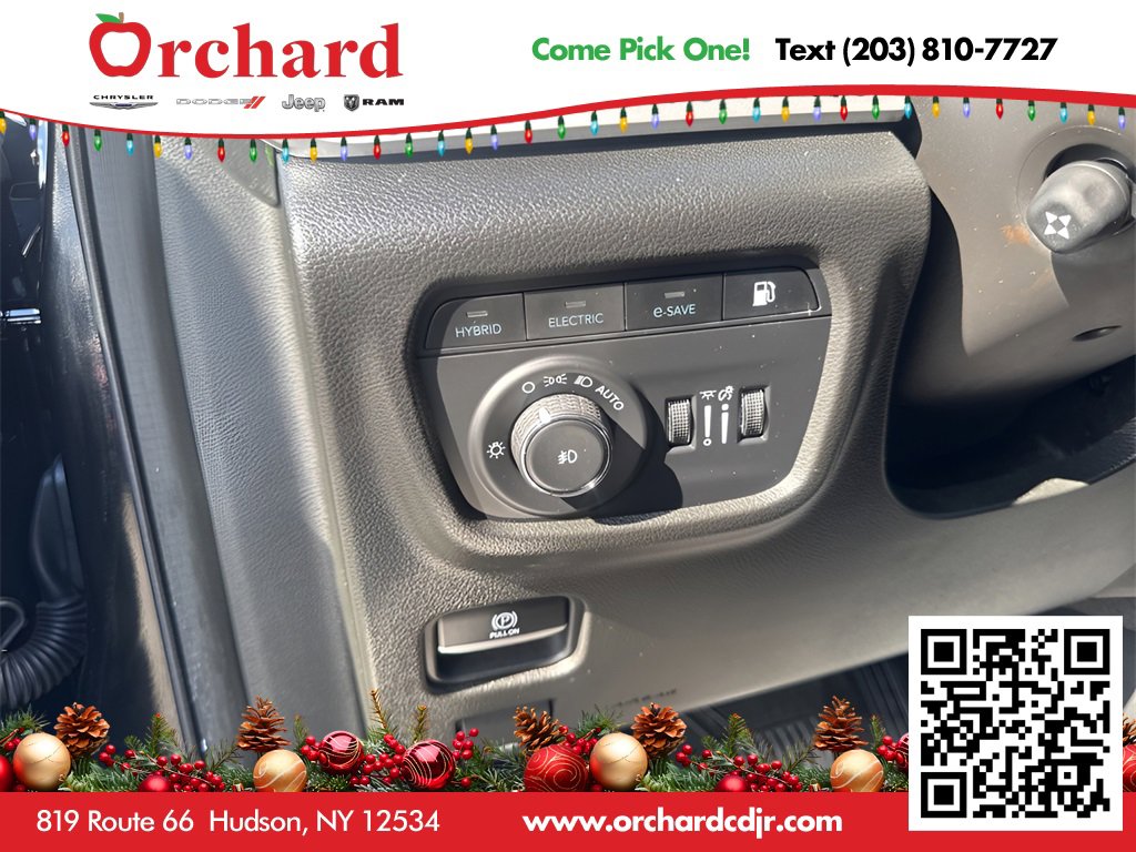 Used 2023 Jeep Grand Cherokee 4WD 4xe w/ Luxury Tech Group II image 26