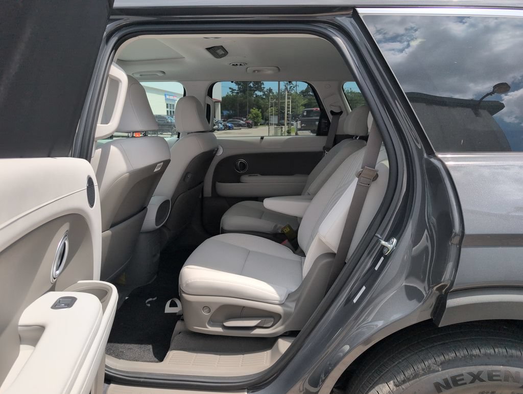 Used 2026 Hyundai Palisade SEL FWD image 11