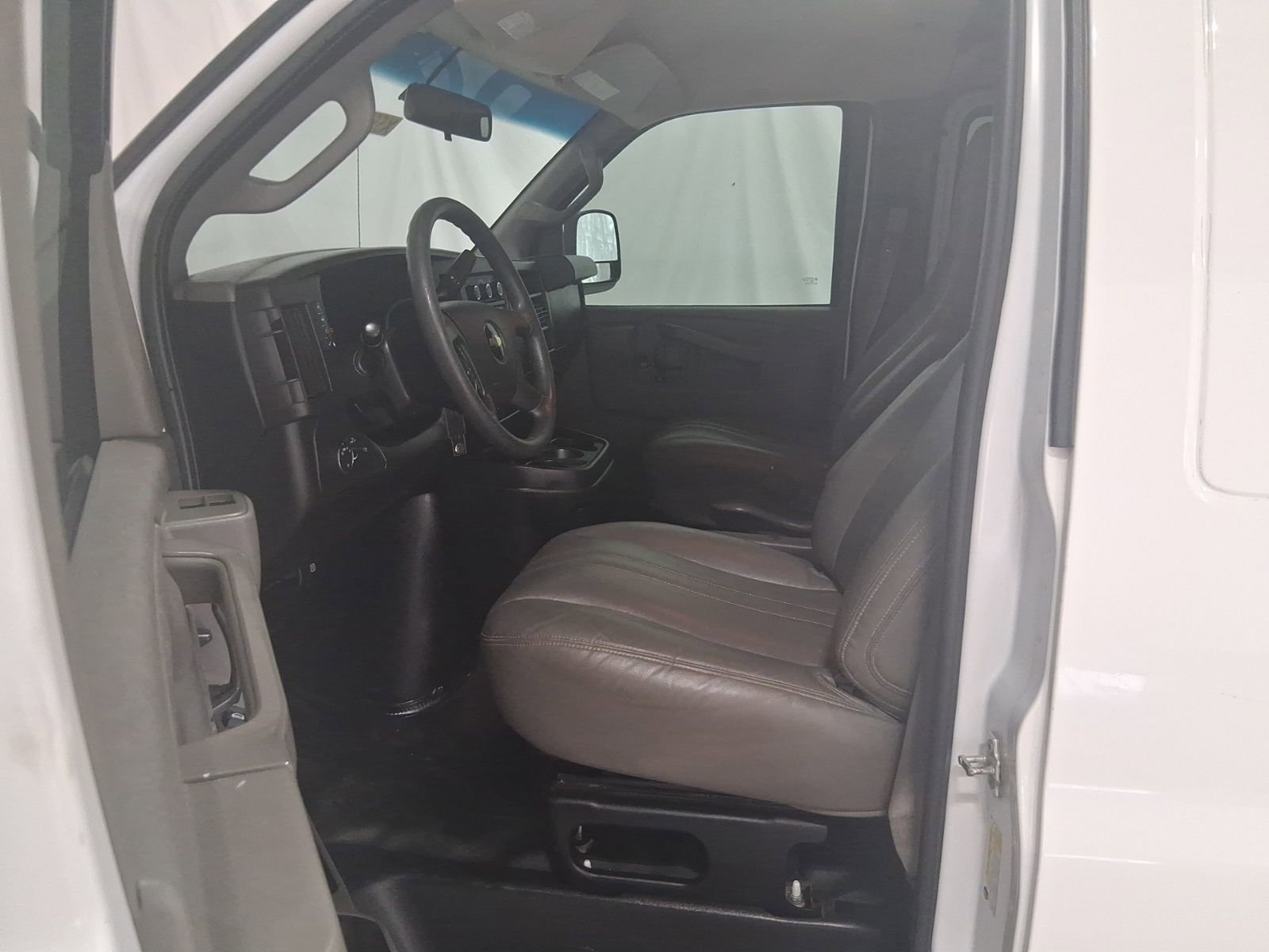 Used 2020 Chevrolet Express 2500 Extended w/ Driver Convenience Package image 15