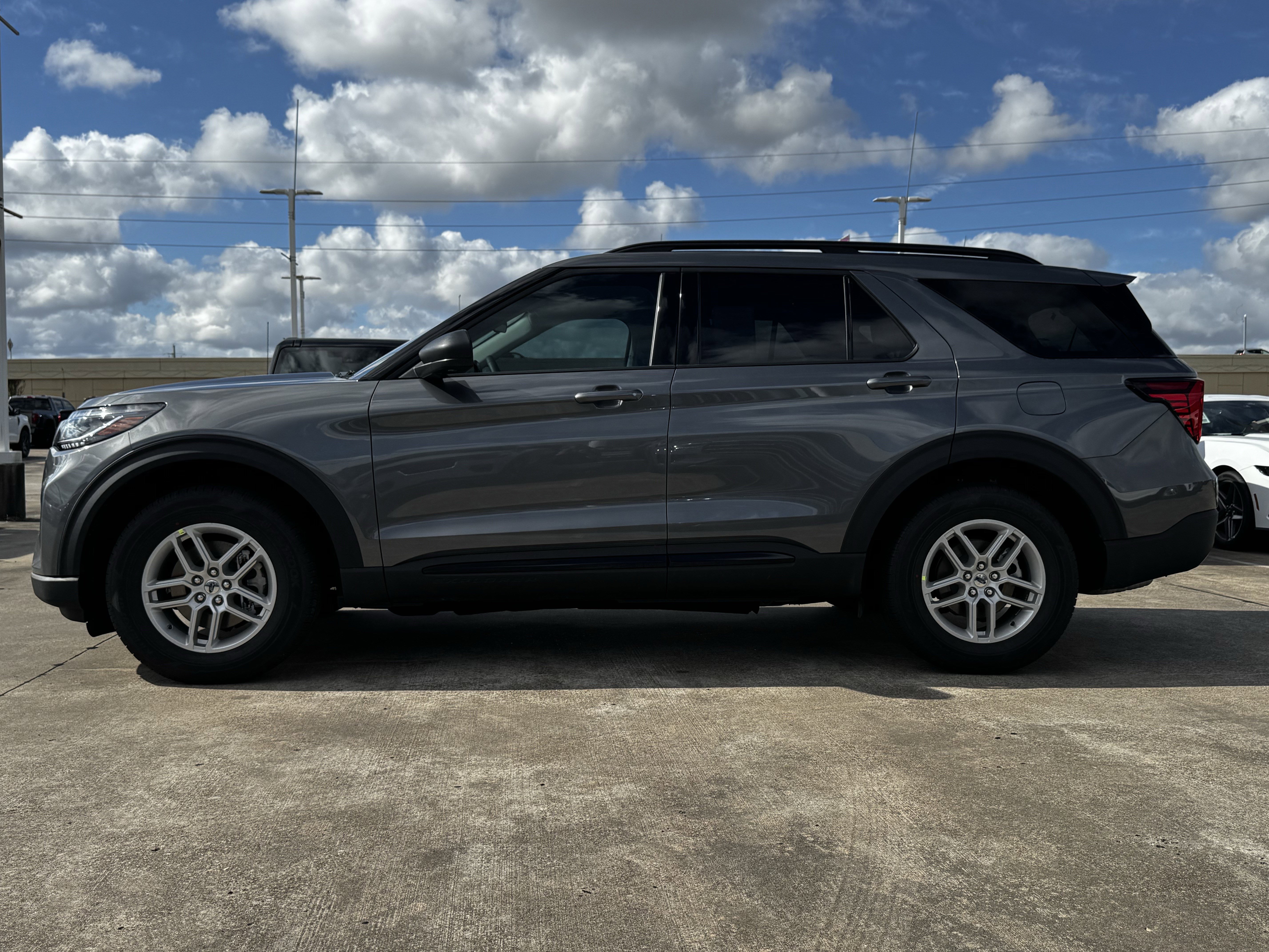 New 2026 Ford Explorer Active w/ Active Comfort Package image 8