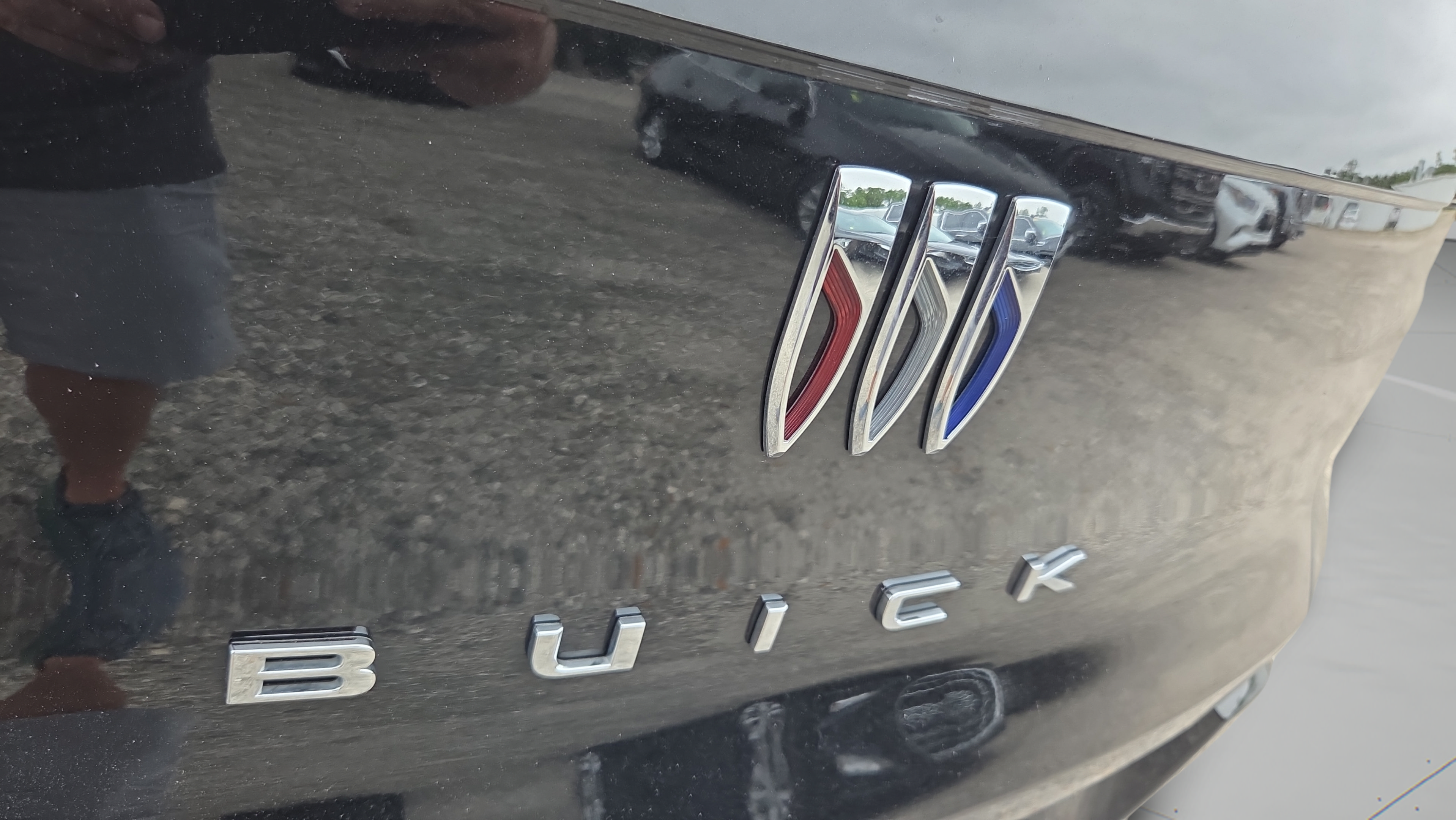 Used 2025 Buick Envista Sport Touring w/ Convenience I Package FWD image 30