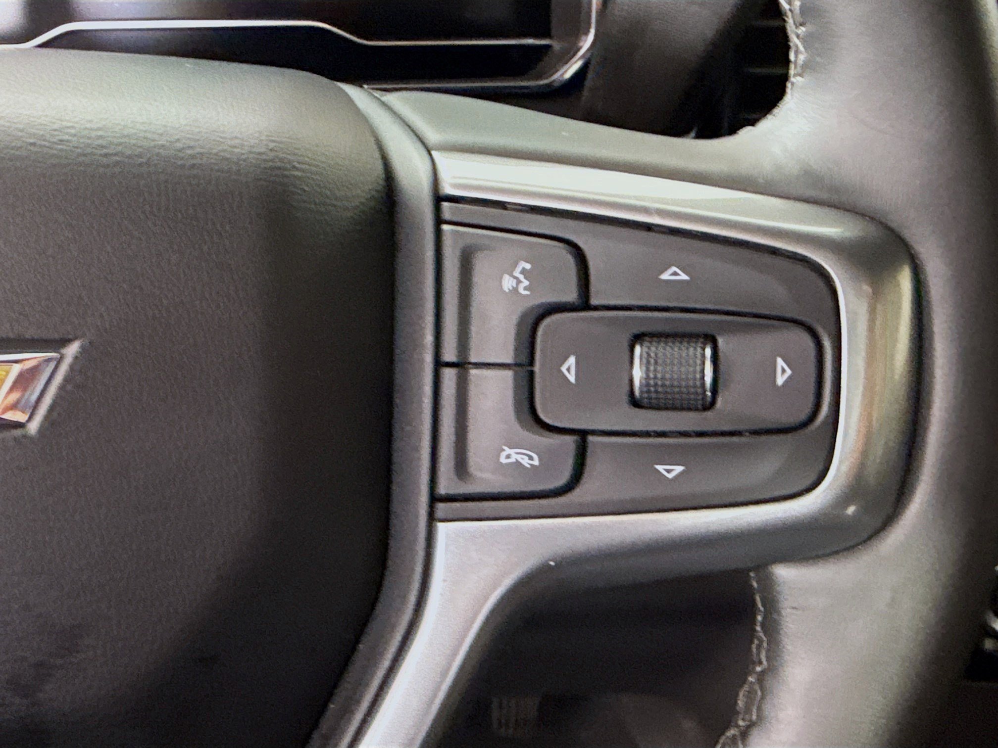 Used 2024 Chevrolet Silverado 1500 LT AWD/4WD image 15
