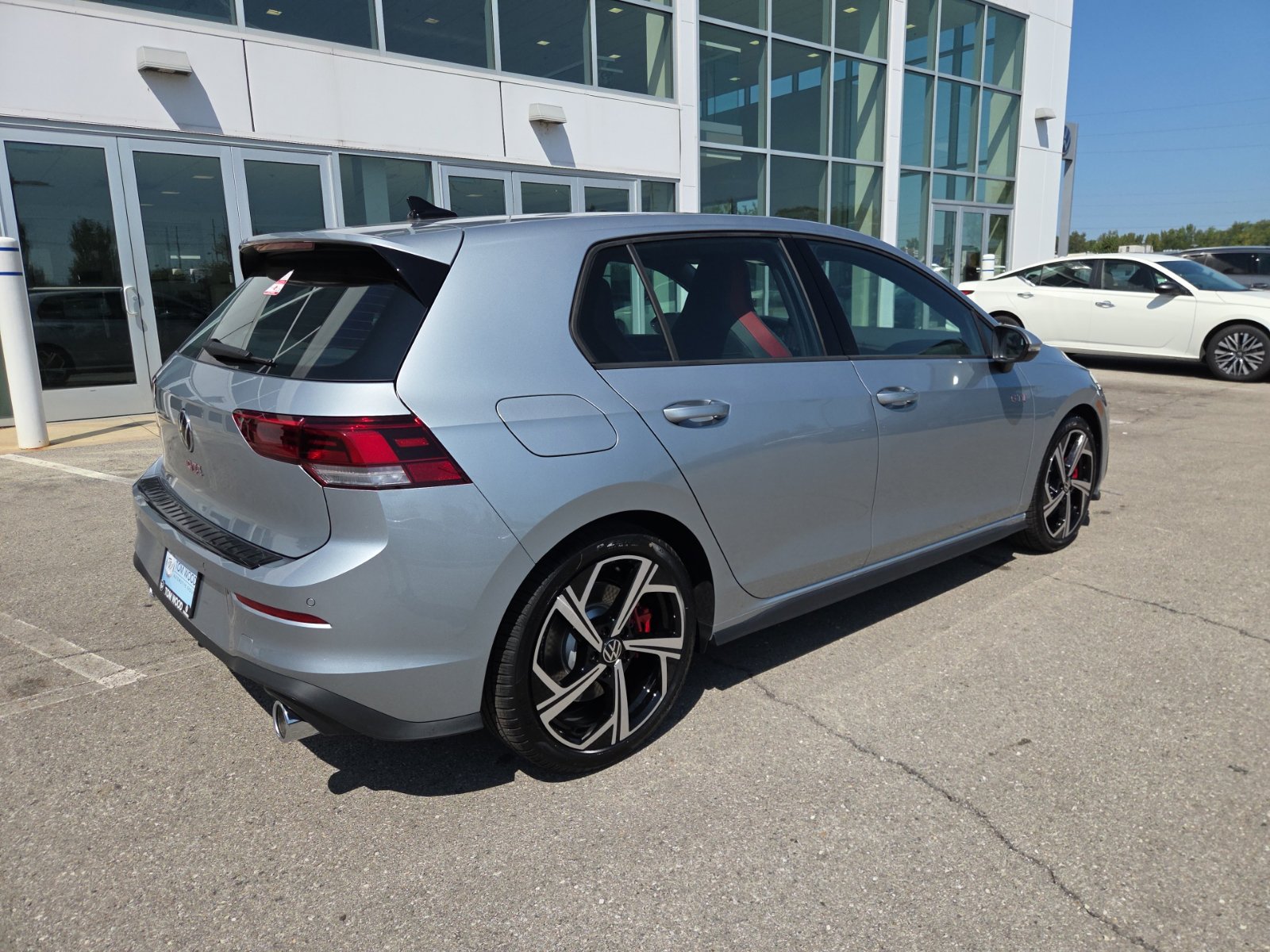 New 2026 Volkswagen GTI SE FWD image 4