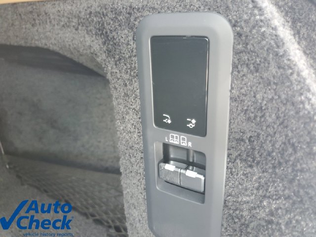 Used 2025 Land Rover Range Rover SE AWD/4WD image 10
