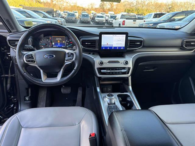Used 2021 Ford Explorer XLT w/ Equipment Group 202A AWD/4WD image 7