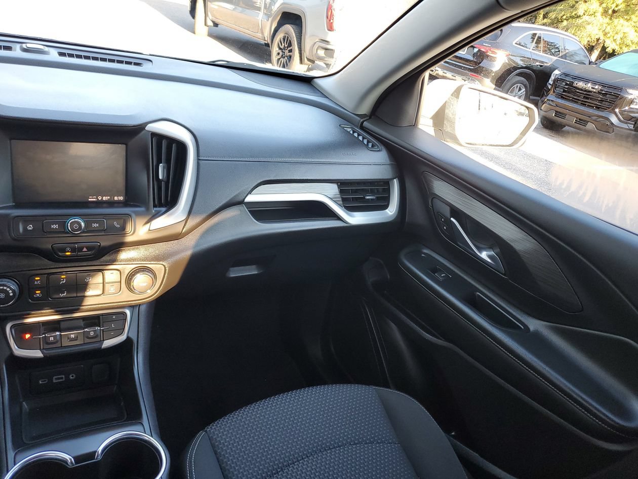 Used 2024 GMC Terrain SLE FWD image 14
