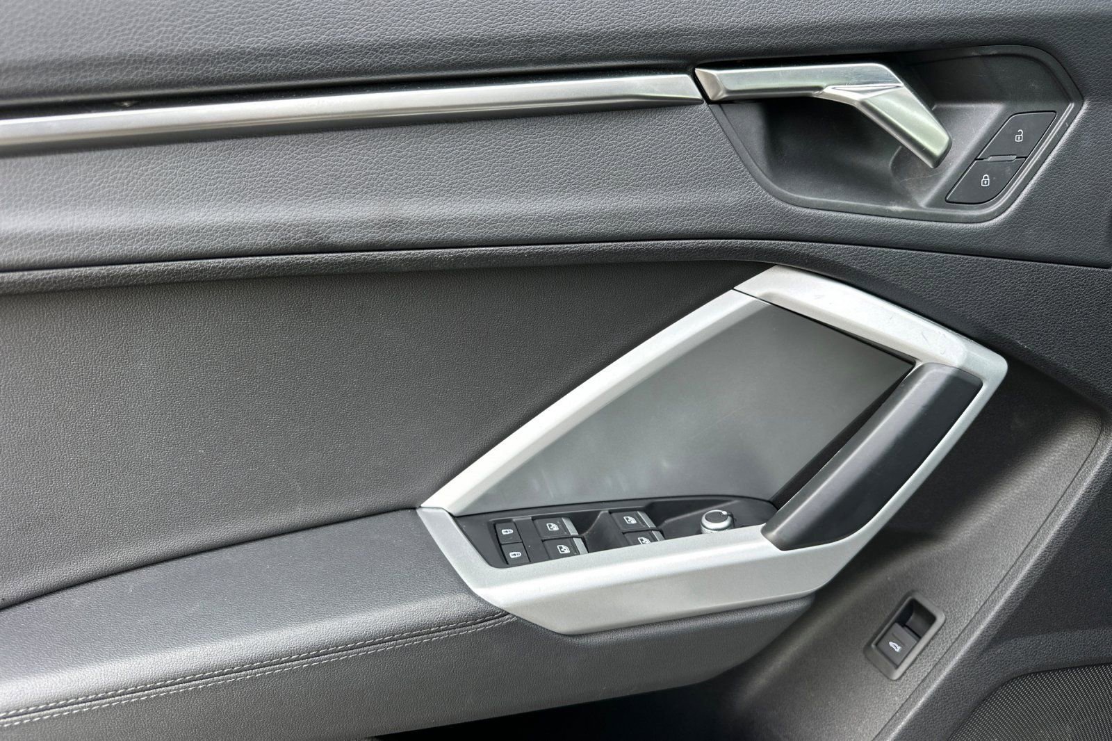 Used 2023 Audi Q3 2.0T Premium image 10