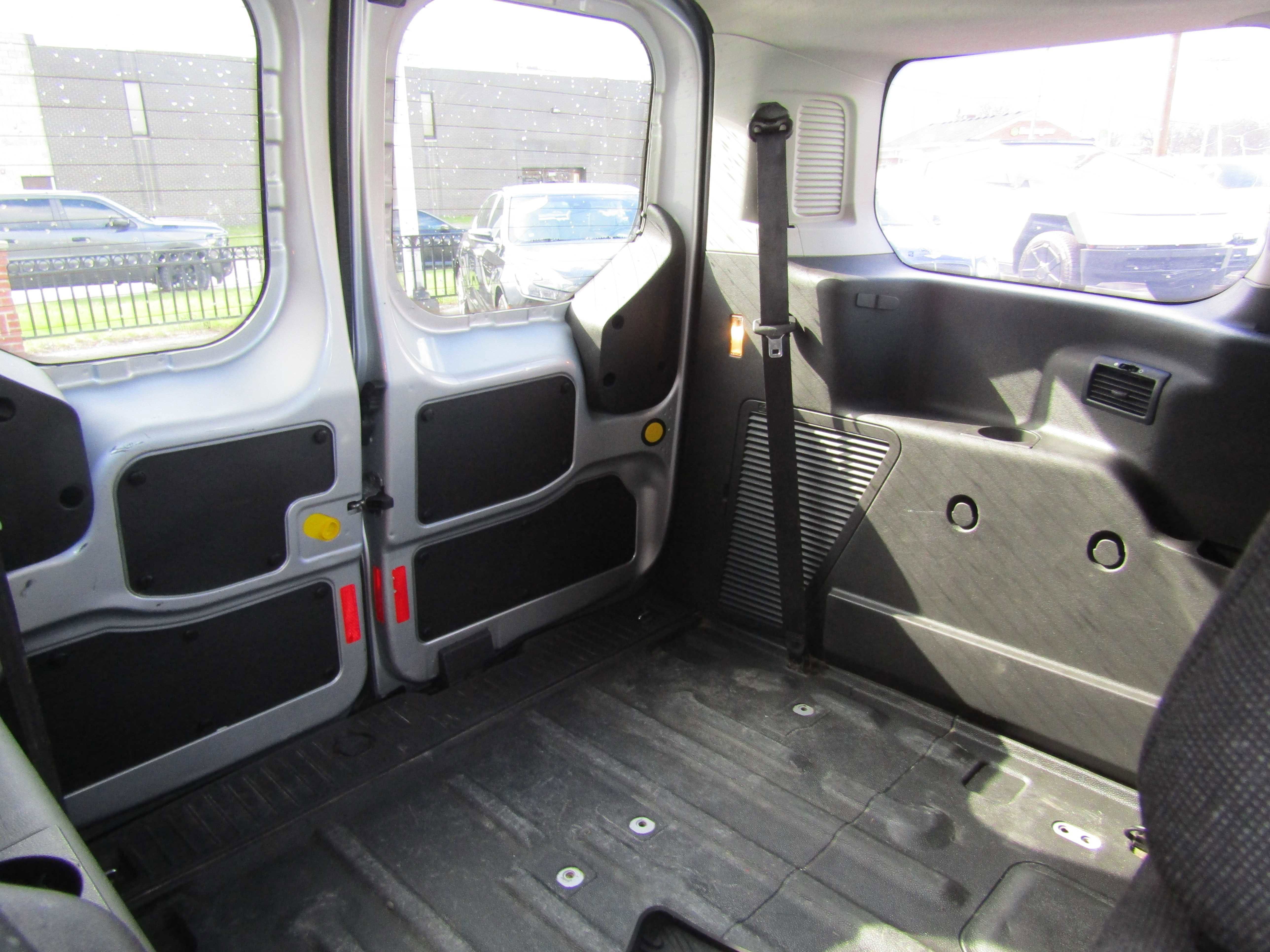 Used 2018 Ford Transit Connect XLT image 23