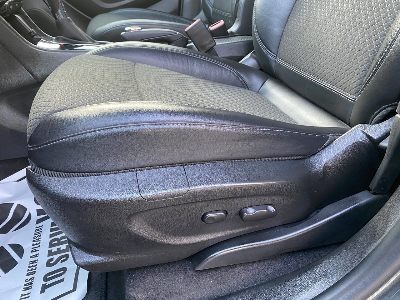 Used 2017 Buick Encore Preferred AWD/4WD image 28
