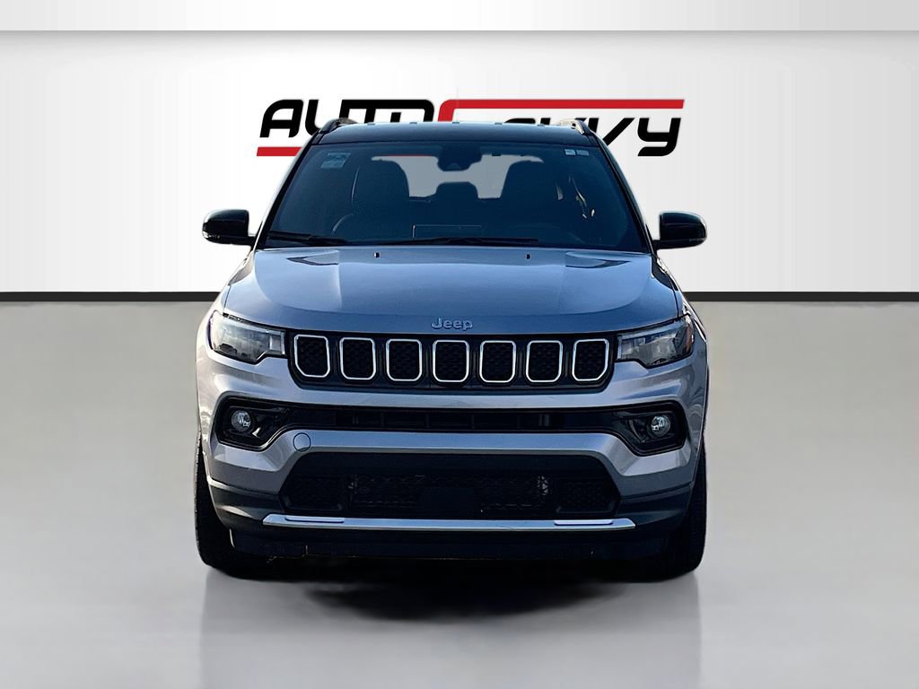 Used 2023 Jeep Compass Limited image 2