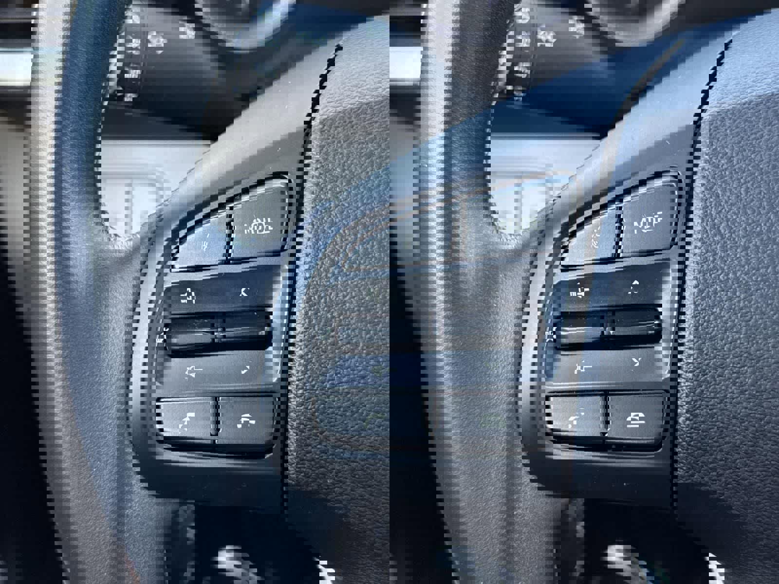 Used 2022 Hyundai Venue SEL image 23