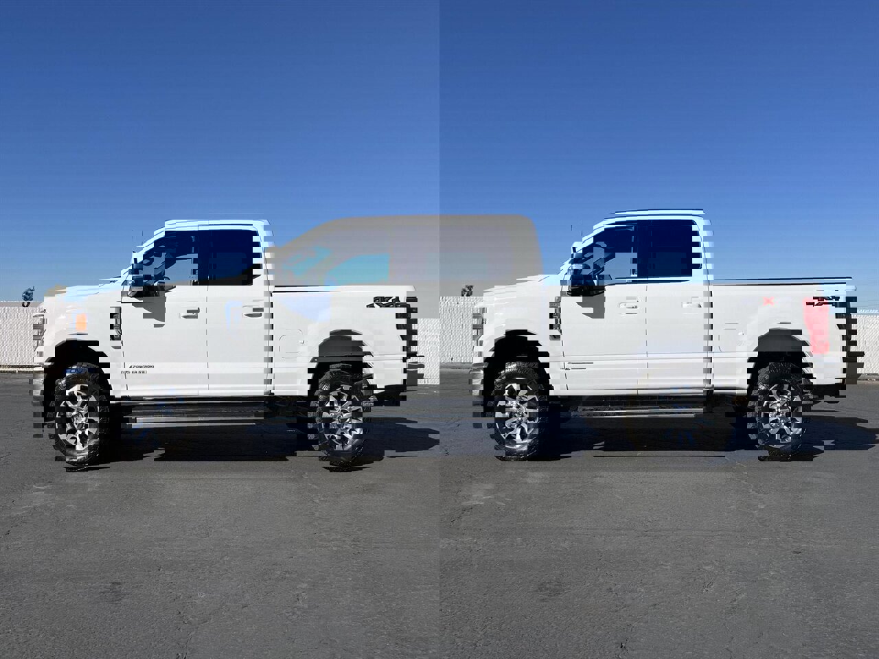 Used 2022 Ford F250 Lariat w/ Lariat Value Package image 2