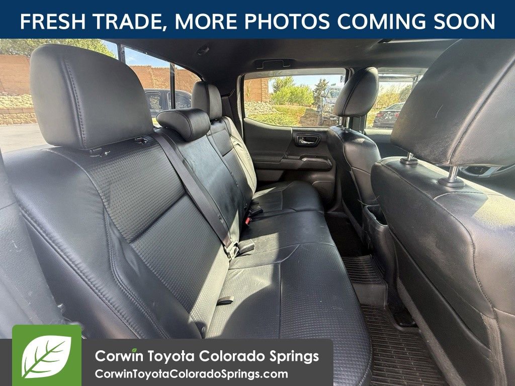 Used 2018 Toyota Tacoma TRD Sport w/ TRD Premium Sport Package AWD/4WD image 11