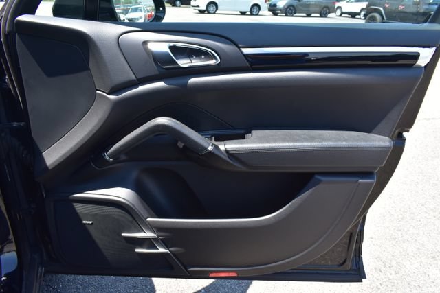 Used 2017 Porsche Cayenne Platinum Edition AWD/4WD image 49