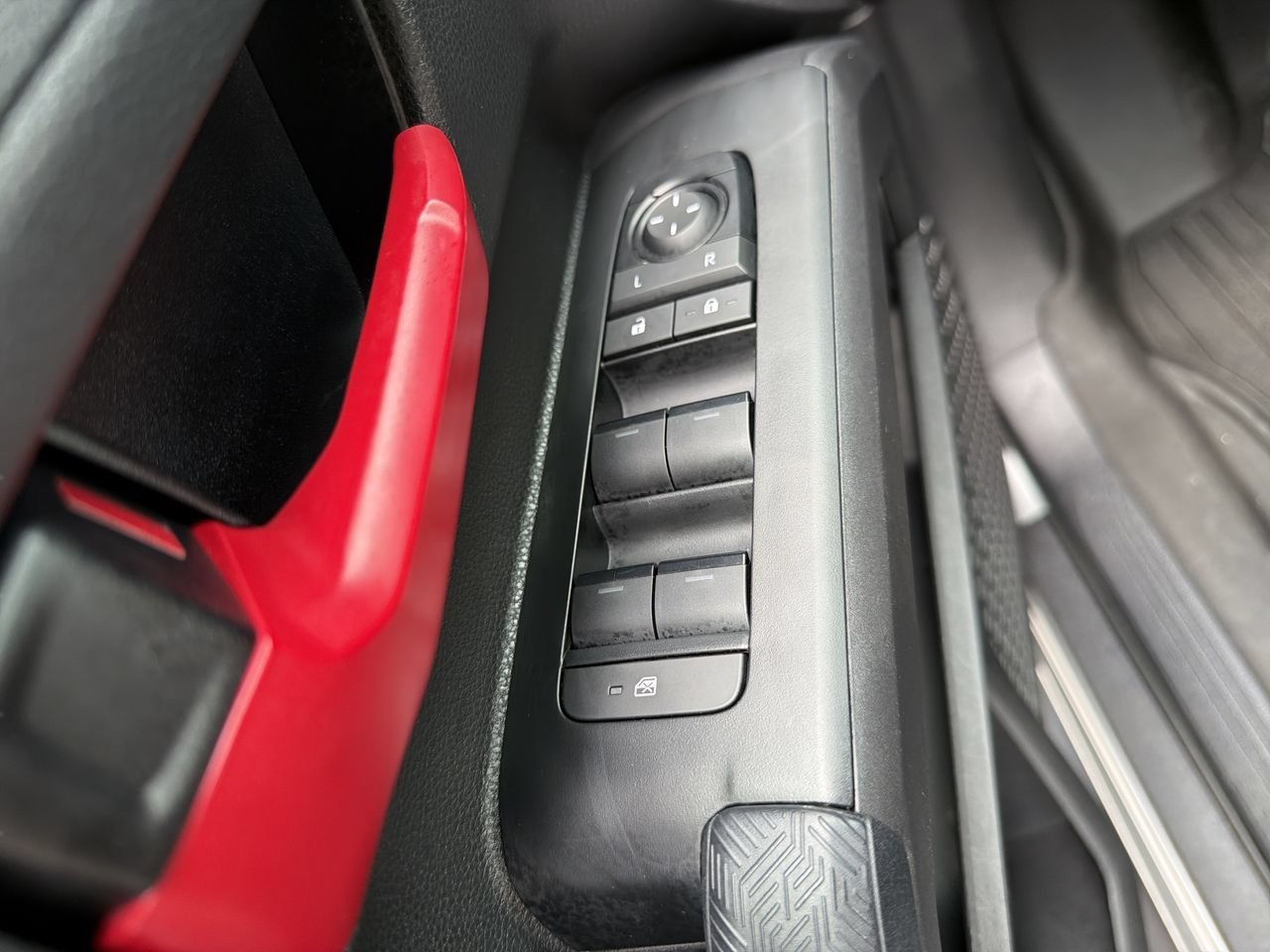 Used 2025 Toyota Tacoma TRD Sport RWD image 17