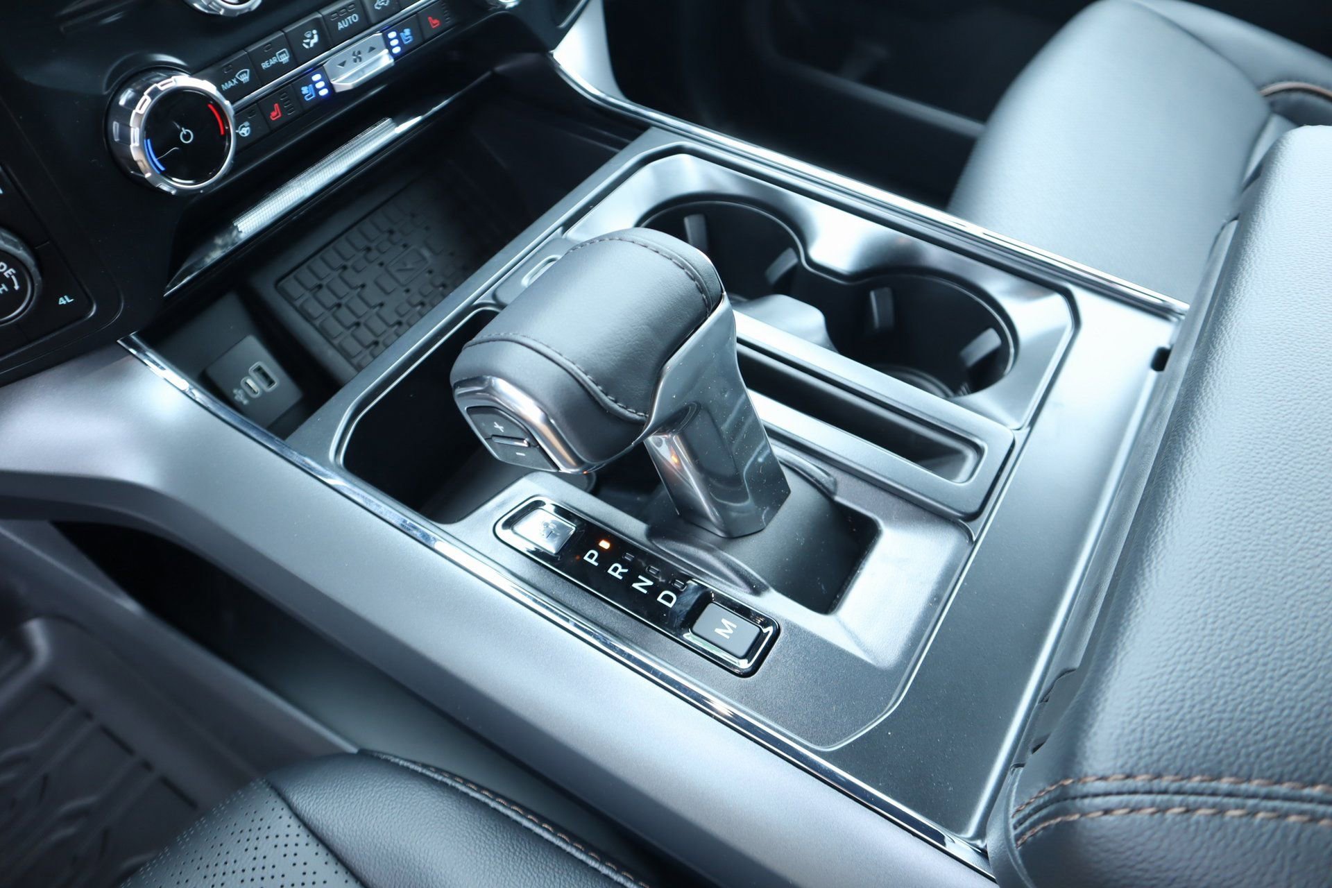 New 2025 Ford F150 Lariat w/ Equipment Group 502A High image 9