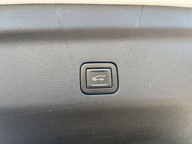 Used 2022 Chevrolet Suburban High Country image 46