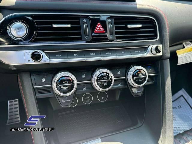 Used 2023 Genesis G70 2.0T w/ Sport Prestige Package image 31
