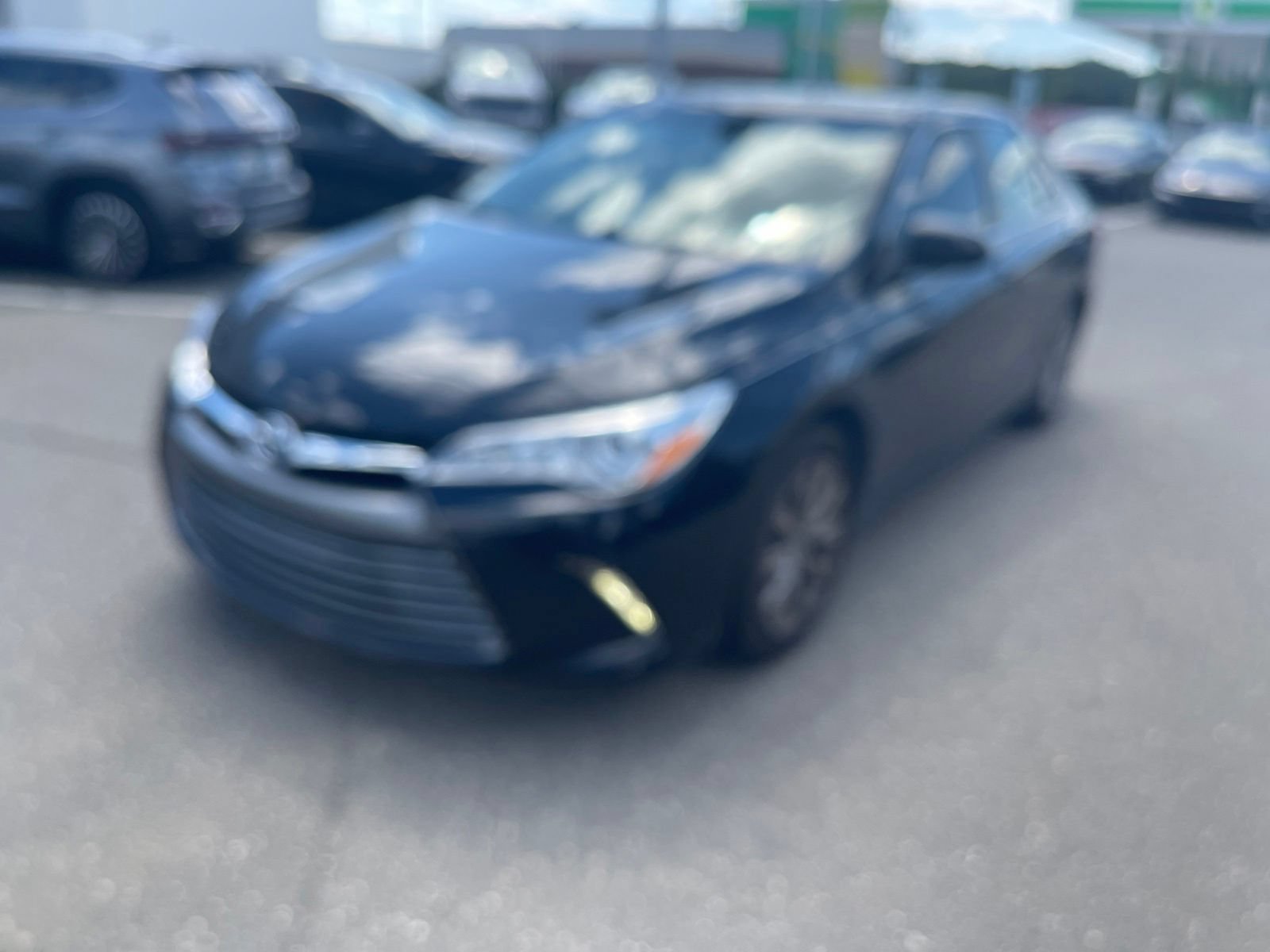 Used 2015 Toyota Camry XLE w/ Moonroof Package FWD image 12