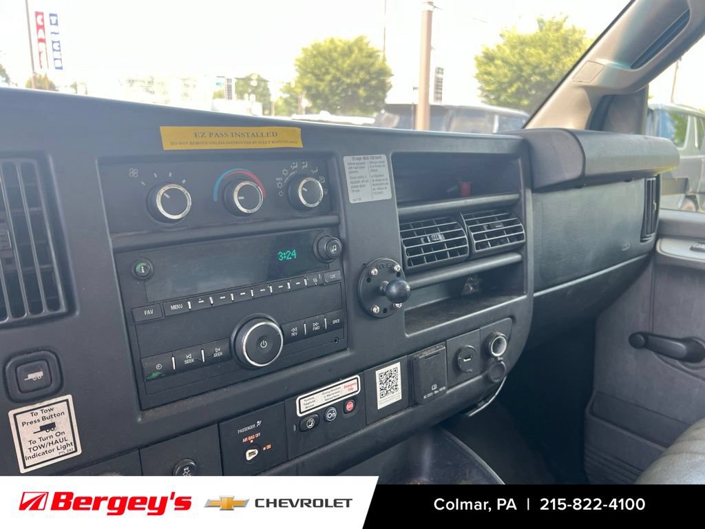 Used 2018 GMC Savana 3500 Extended w/ Driver Convenience Package RWD image 11