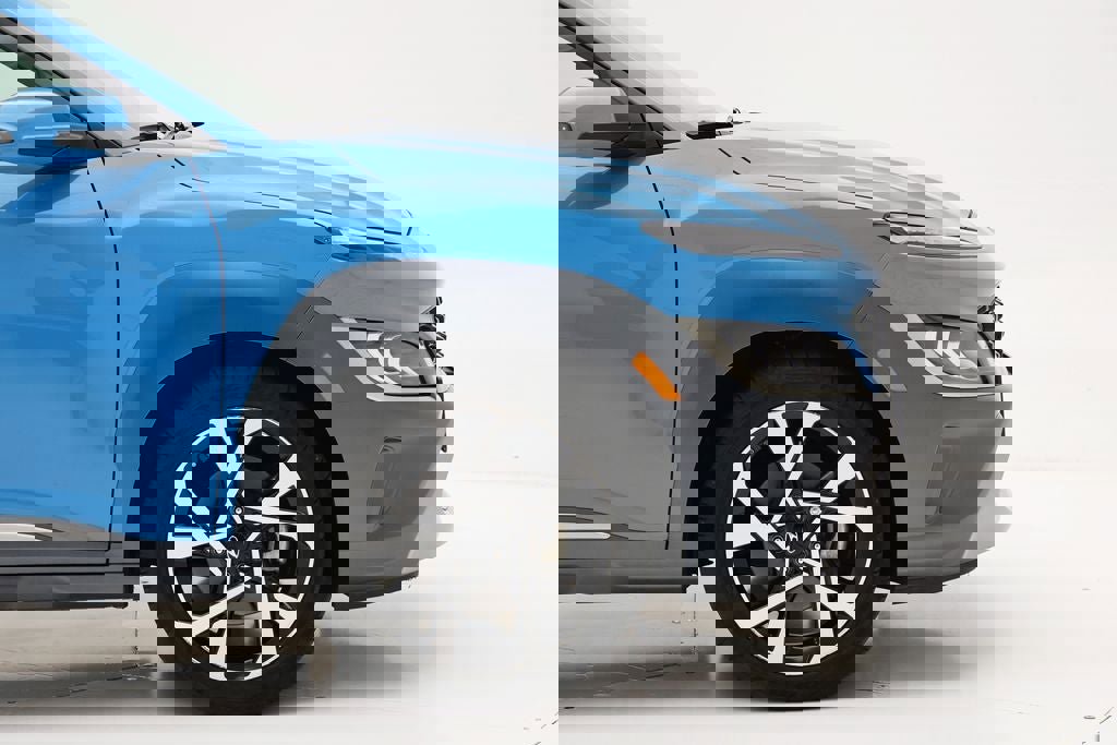 Used 2023 Hyundai Kona Limited w/ Cargo Package image 3