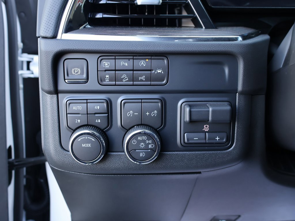 New 2025 Chevrolet Suburban Premier w/ Sun And Tow Package image 13