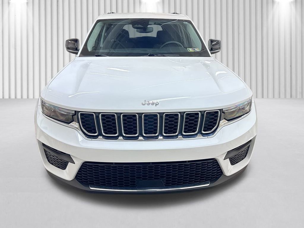 Used 2023 Jeep Grand Cherokee Laredo image 14