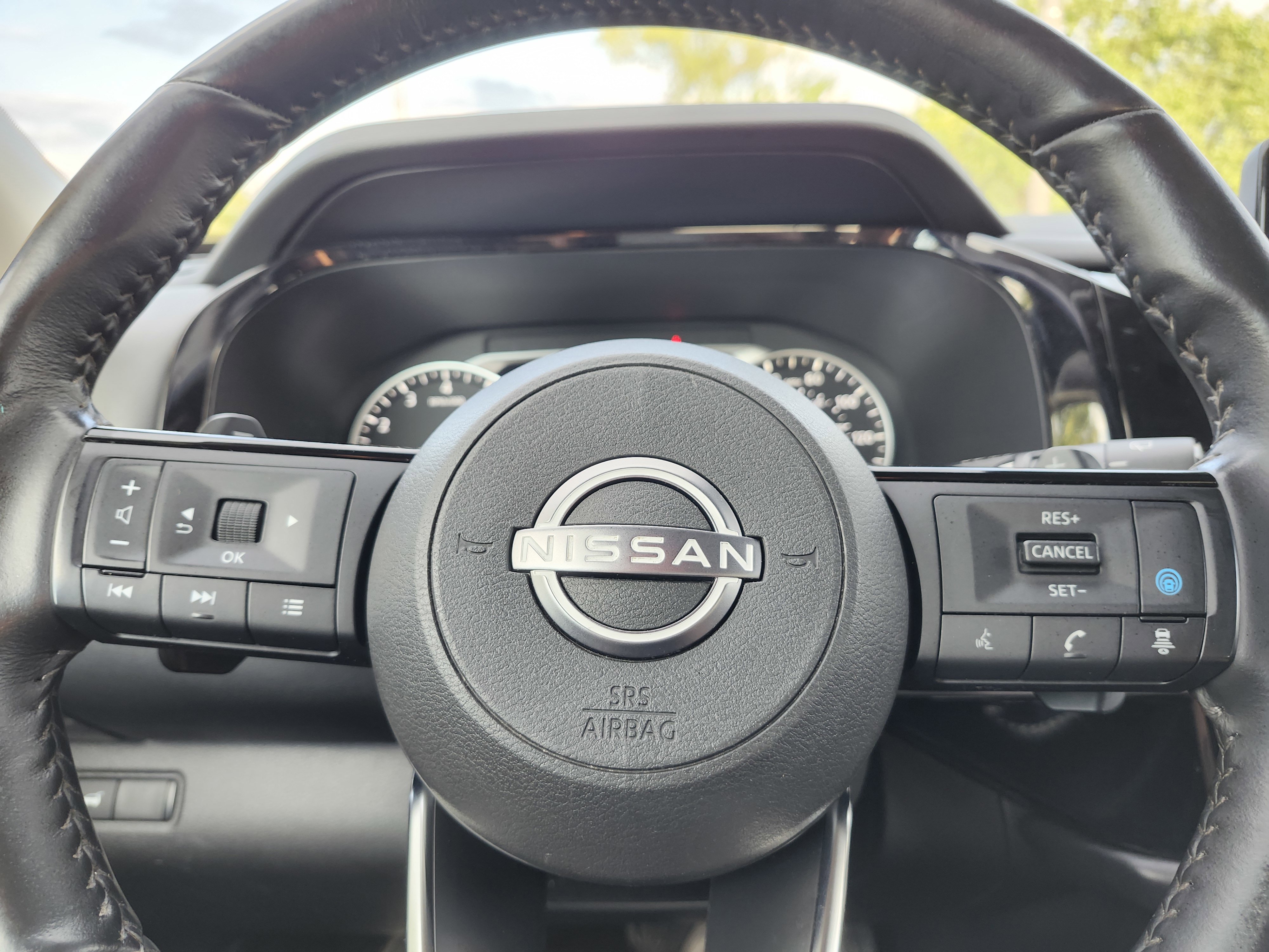 Used 2024 Nissan Pathfinder SL AWD/4WD image 30
