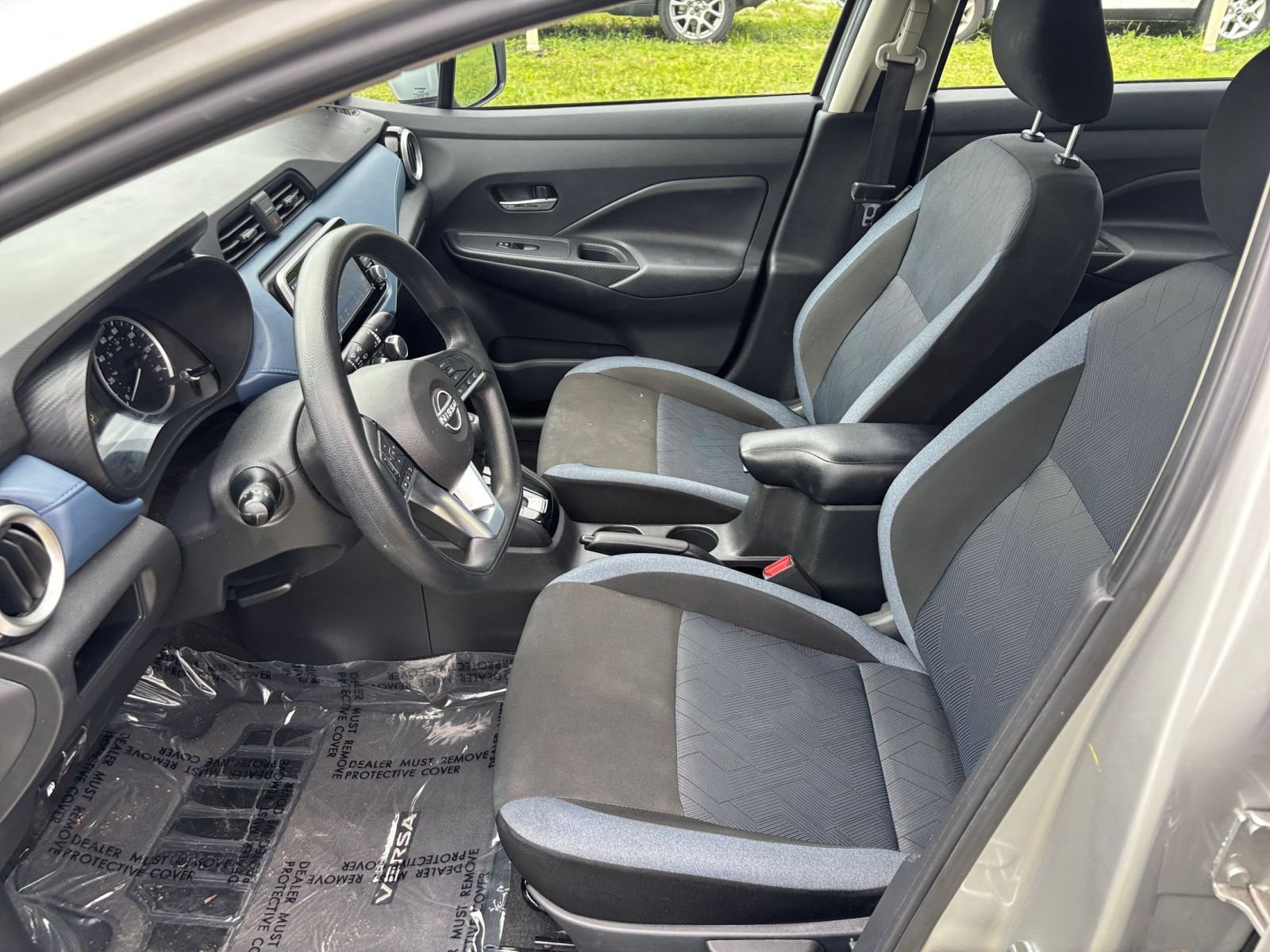 Used 2025 Nissan Versa SV FWD image 27