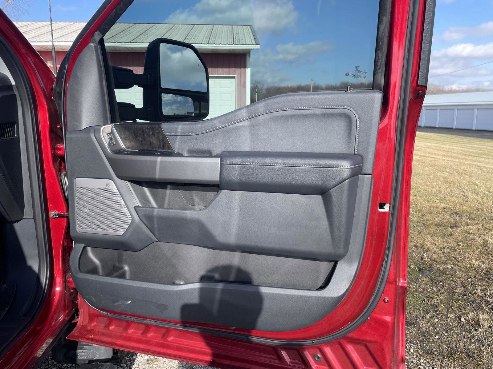 Used 2025 Ford F350 Lariat w/ Lariat Ultimate Package image 31