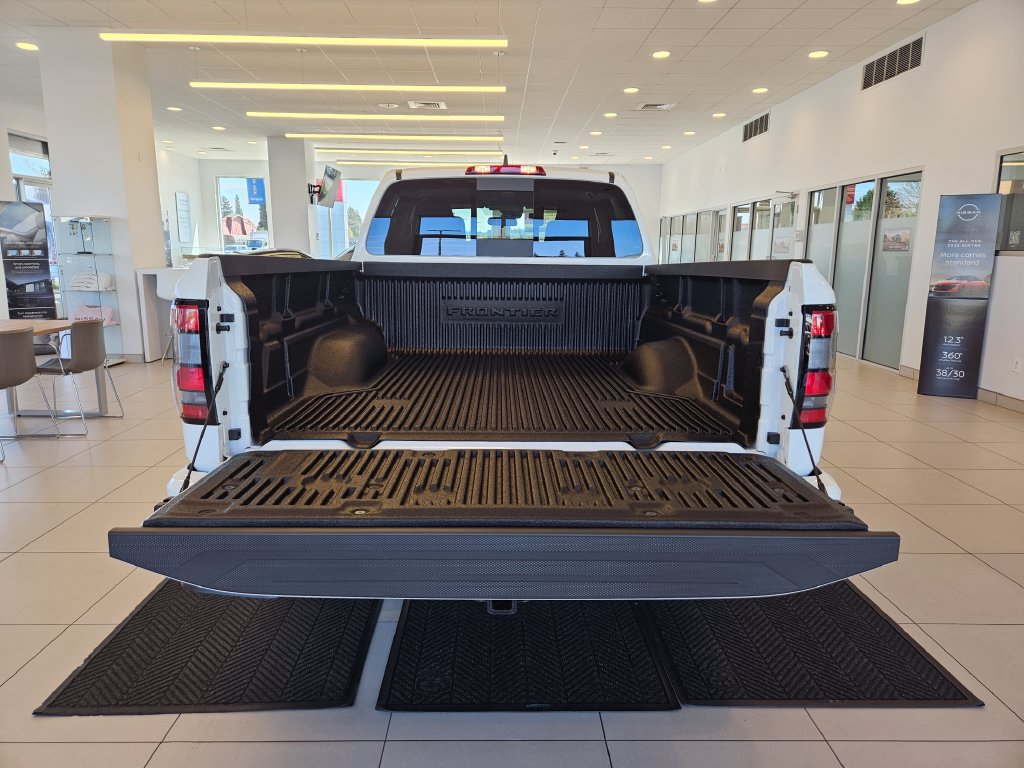 New 2026 Nissan Frontier SV w/ Tow Package AWD/4WD image 9