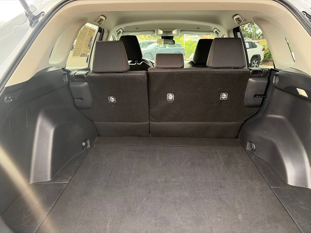 Used 2025 Toyota RAV4 LE AWD/4WD image 18