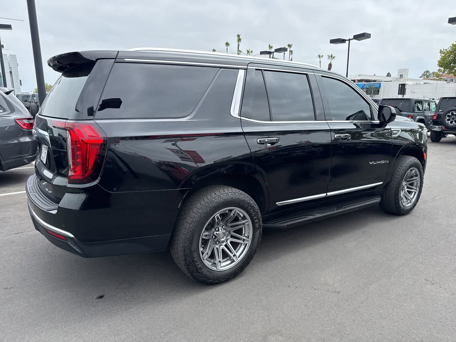 Used 2021 GMC Yukon SLT AWD/4WD image 14