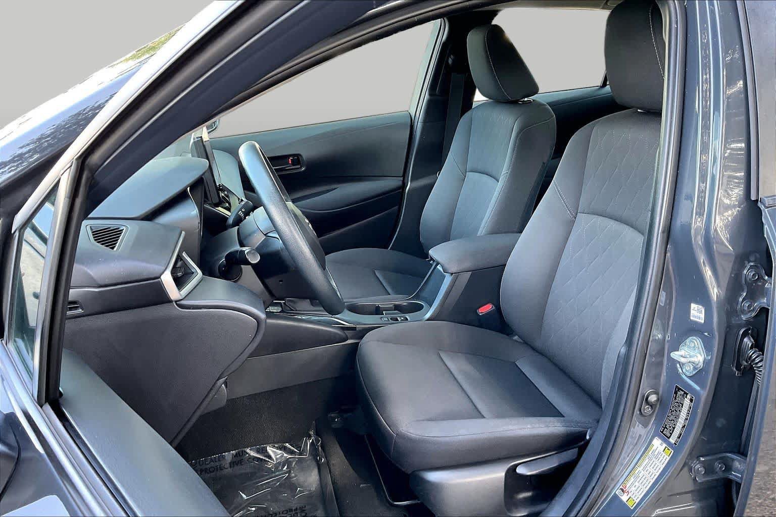 Used 2023 Toyota Corolla LE FWD image 8