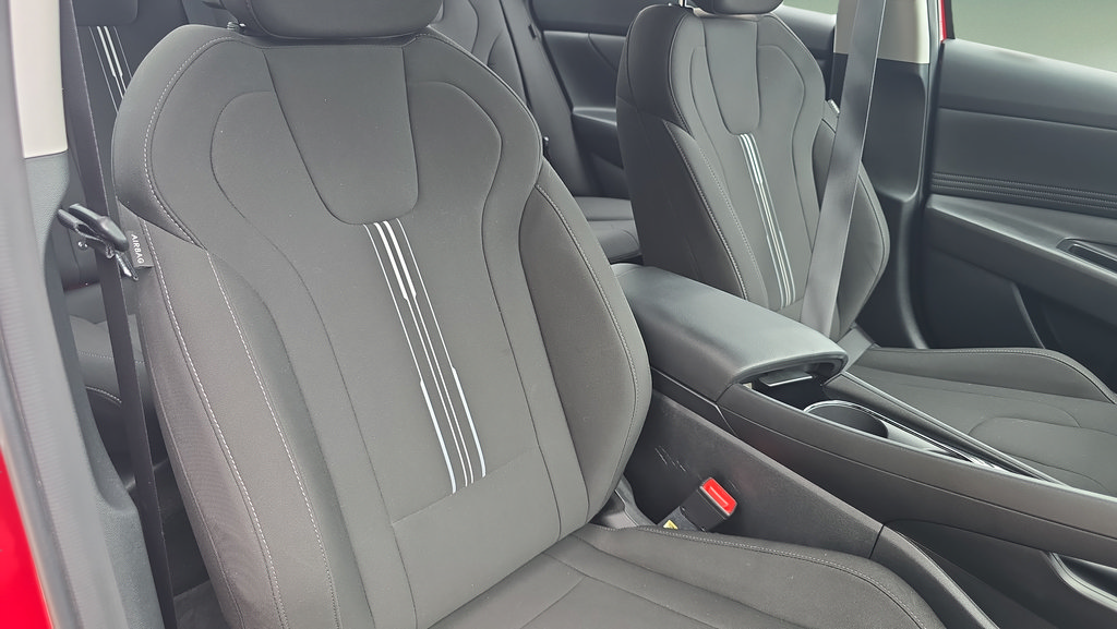 Certified 2024 Hyundai Elantra SEL w/ Convenience Package FWD image 13