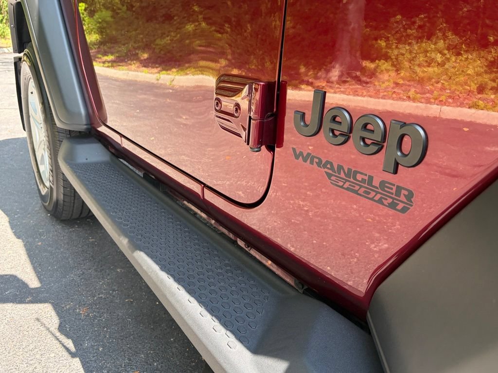 Used 2021 Jeep Wrangler Sport AWD/4WD image 28