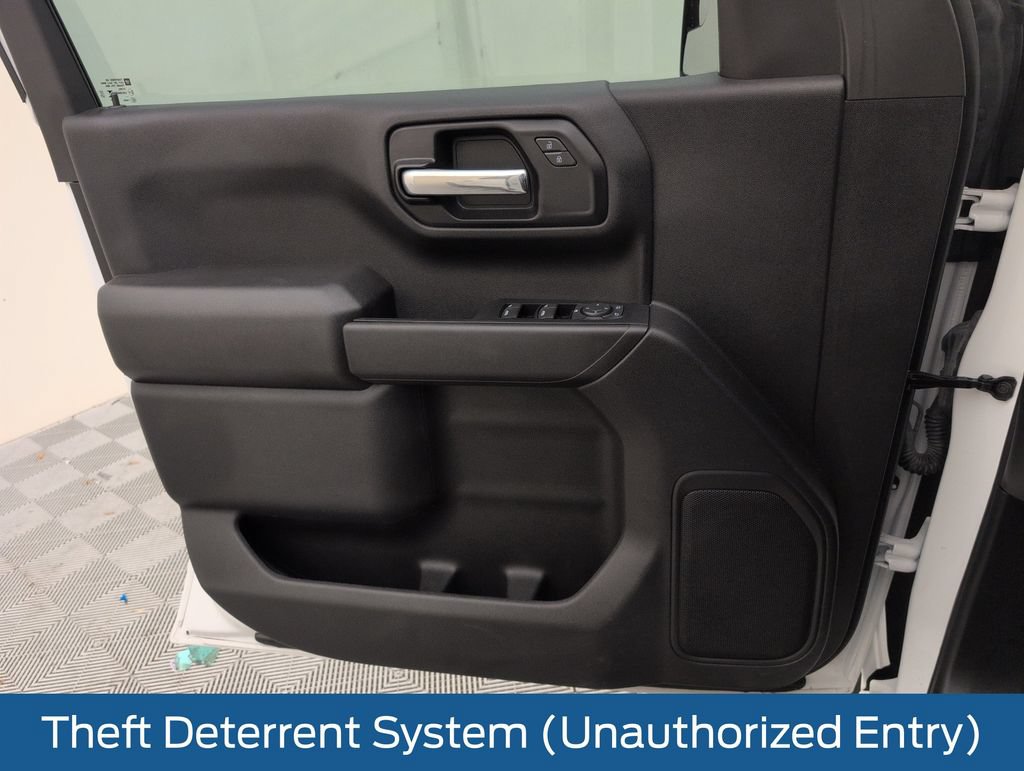 Used 2025 Chevrolet Silverado 1500 Custom Trail Boss w/ Turbomax Blackout Package AWD/4WD image 32