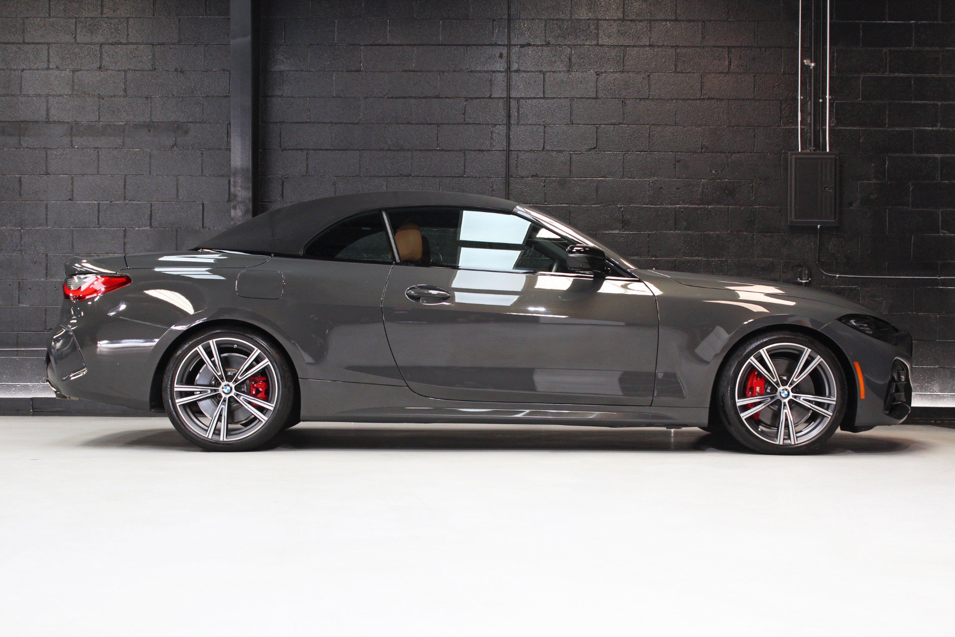 Used 2024 BMW M440i Convertible w/ Premium Package RWD image 27