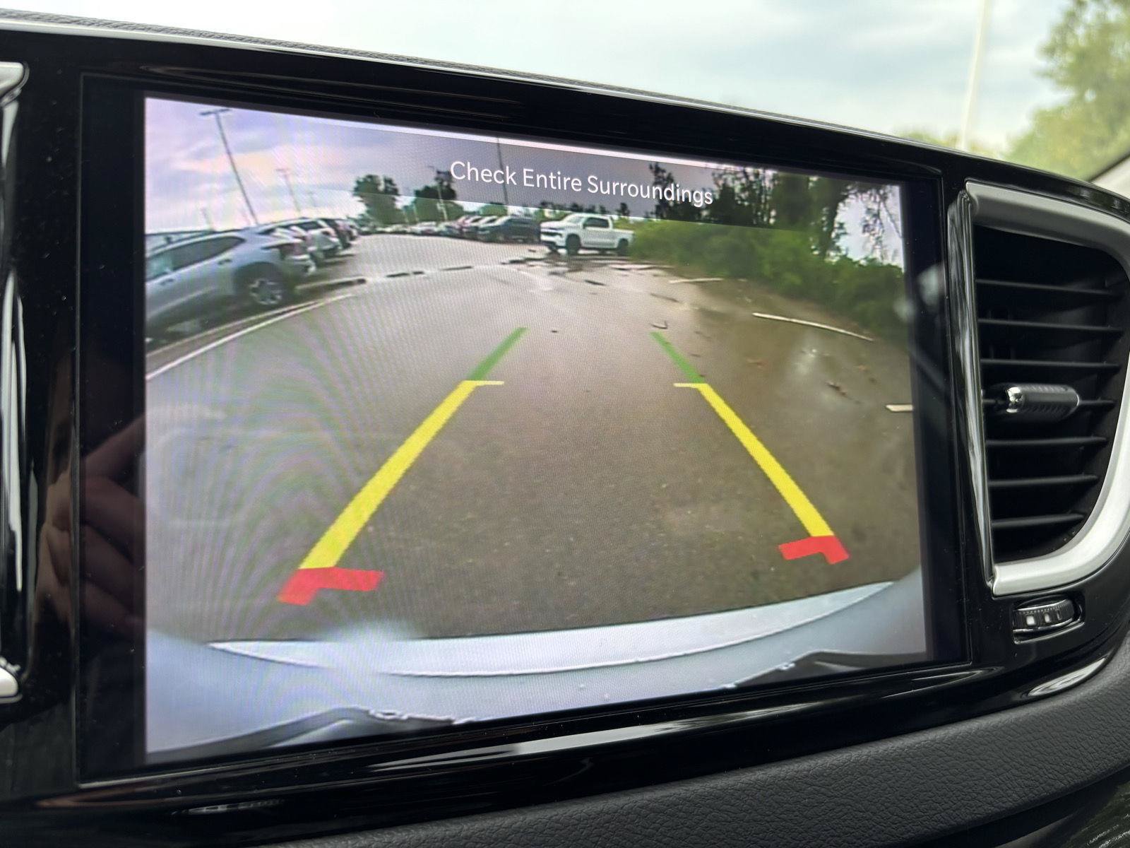 Used 2024 Chrysler Pacifica Touring-L FWD image 23
