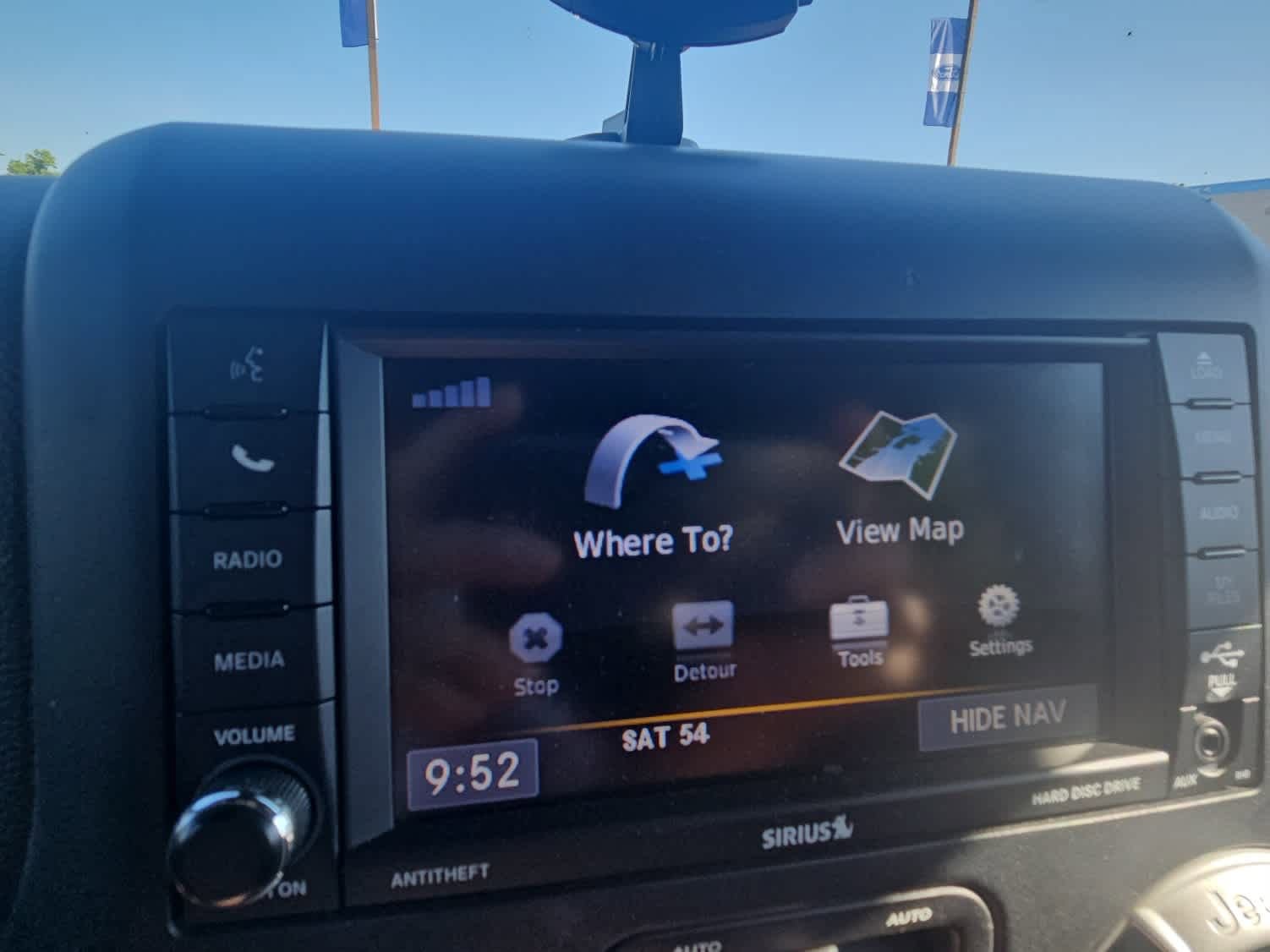 Used 2018 Jeep Wrangler Unlimited Sahara w/ Connectivity Group image 16