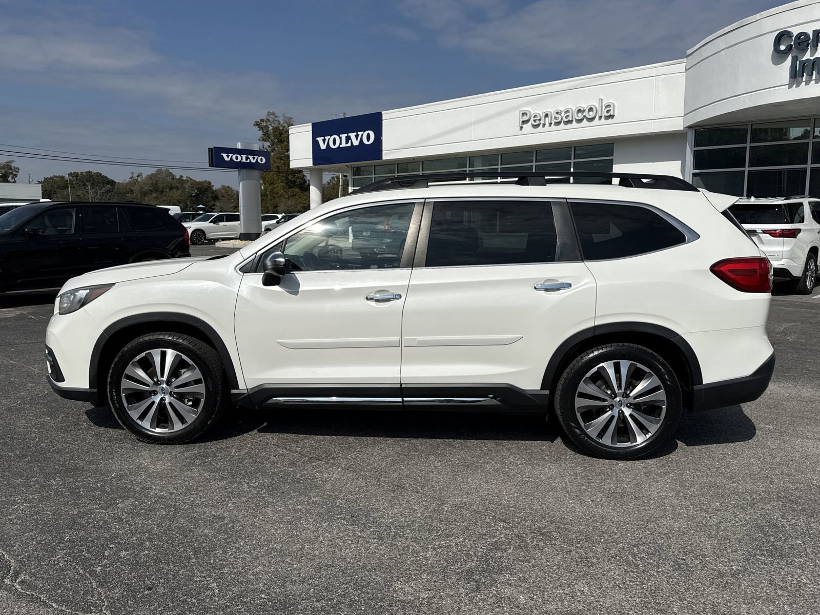 Used 2019 Subaru Ascent Touring AWD/4WD image 3