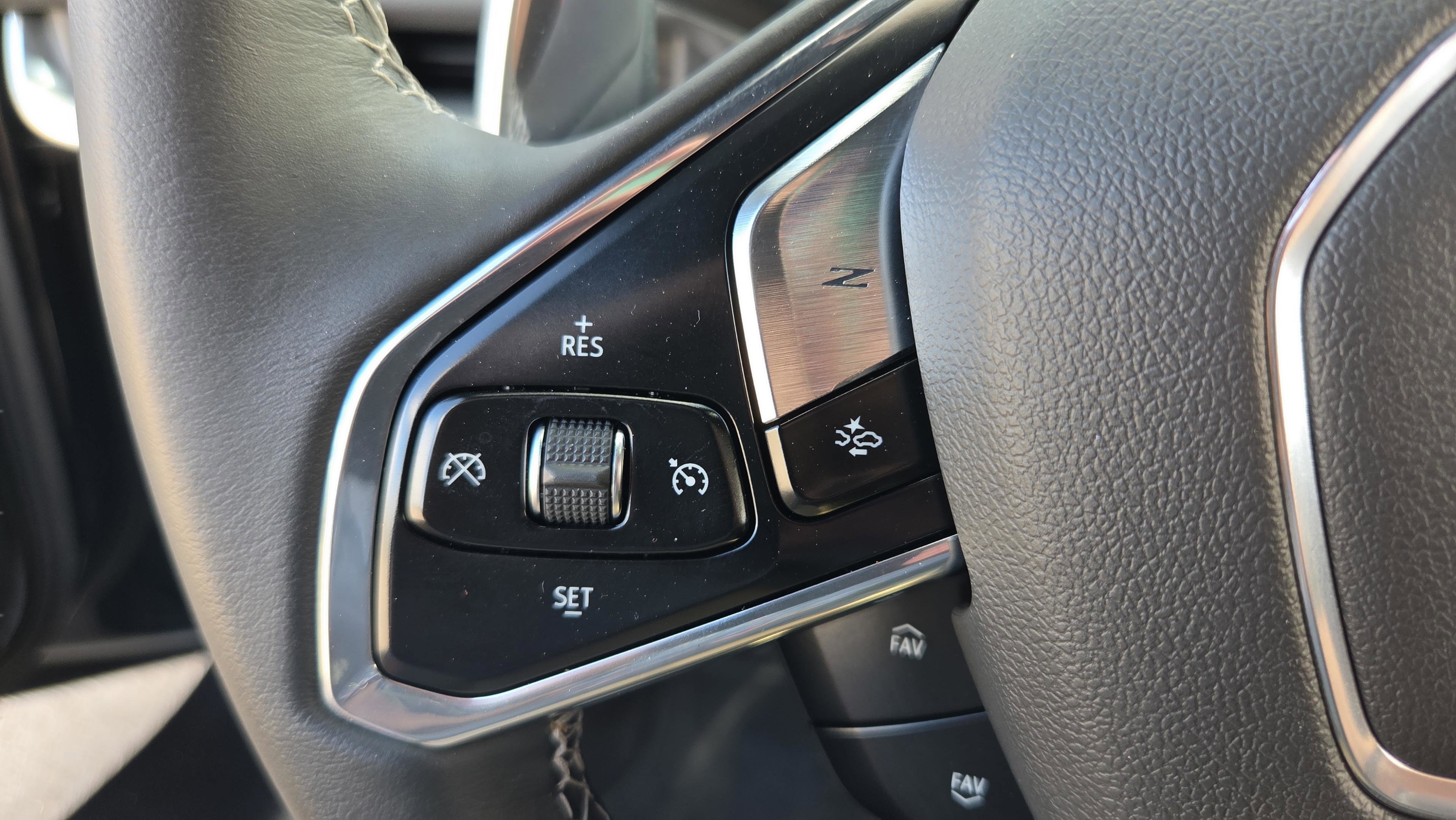 Used 2024 Chevrolet Corvette Stingray Coupe w/ Z51 Performance Package image 21