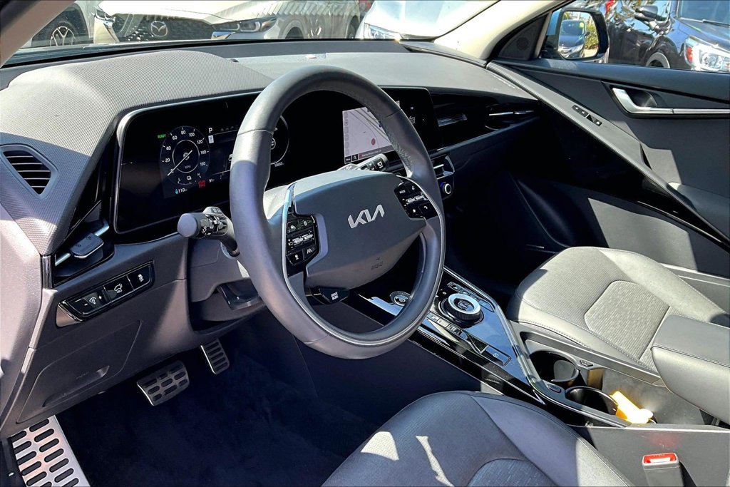 Certified 2024 Kia Niro Wave FWD image 9