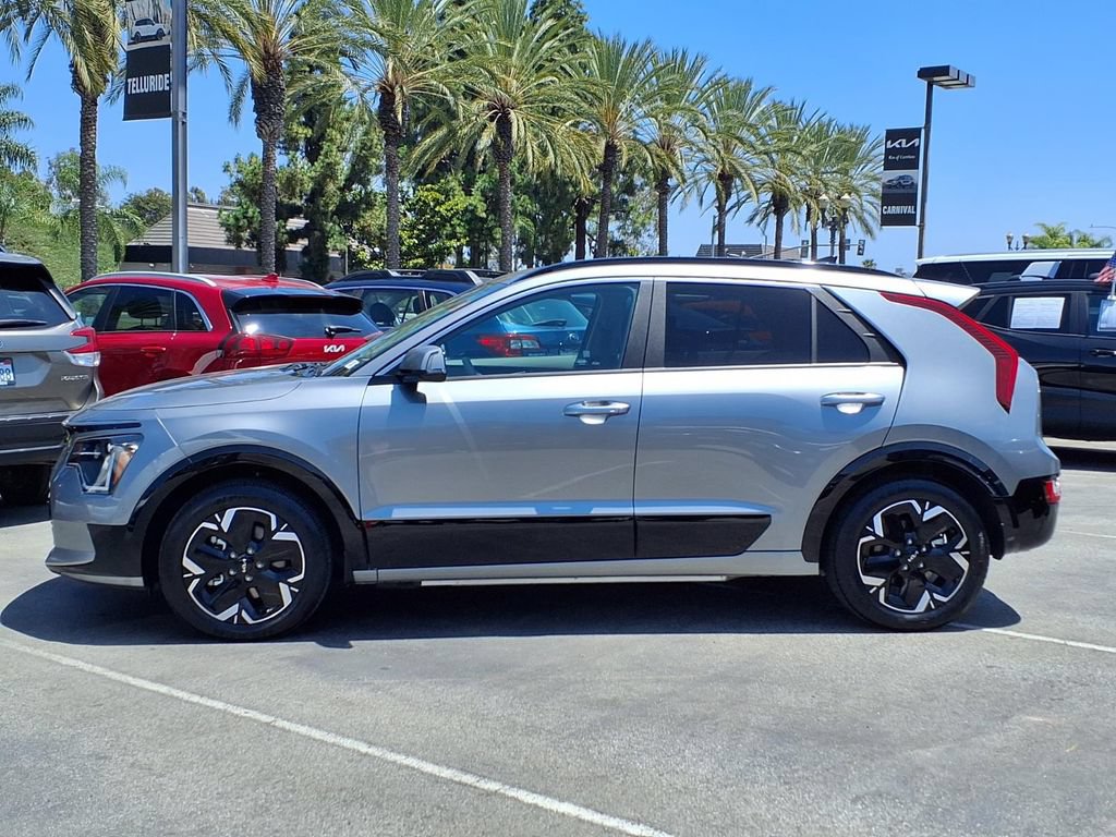 Certified 2024 Kia Niro Wave FWD image 2