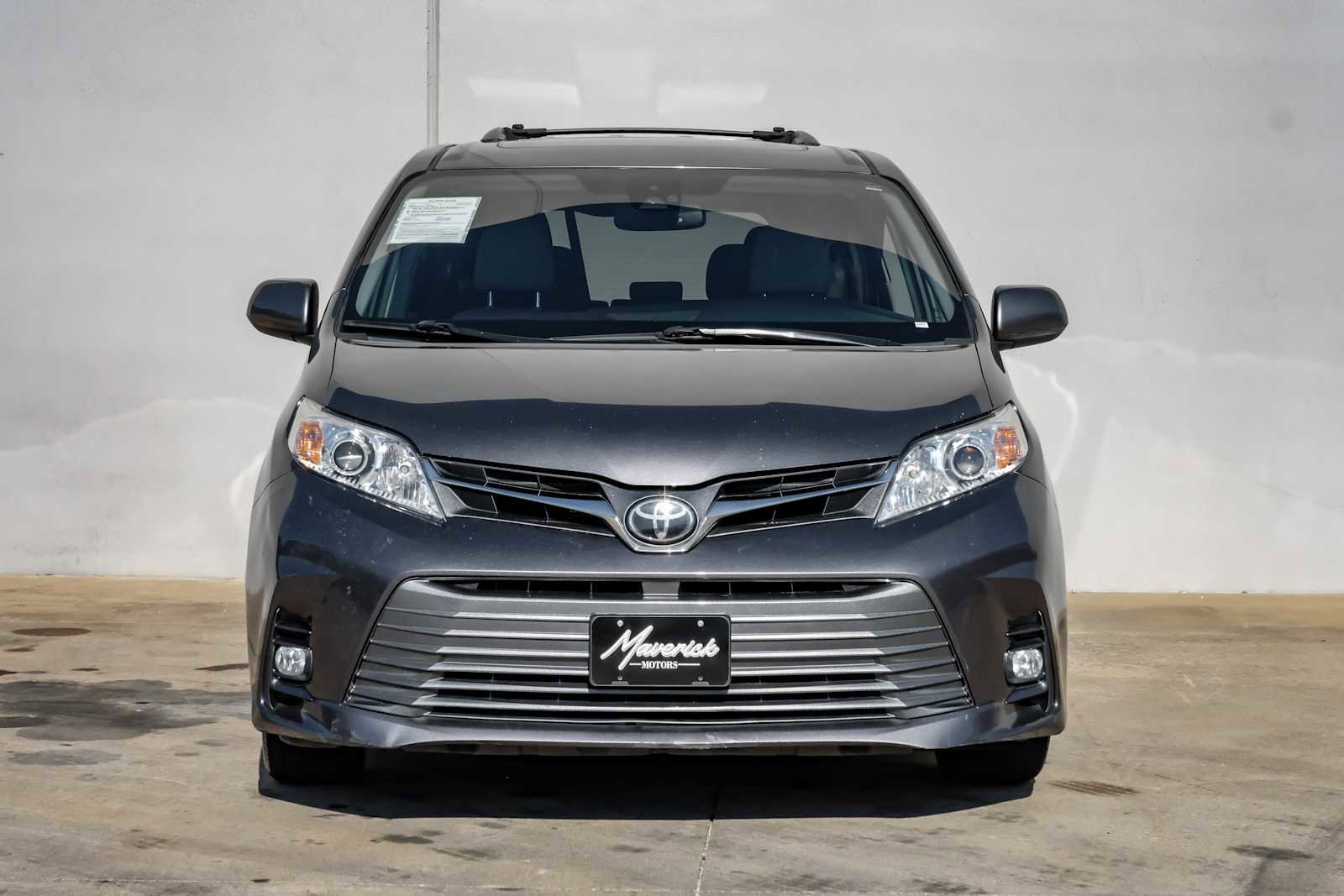 Used 2018 Toyota Sienna XLE image 6