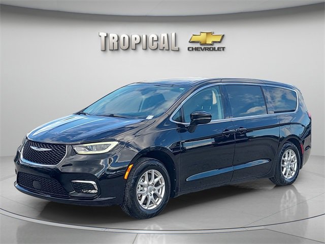 Used 2024 Chrysler Pacifica Touring-L