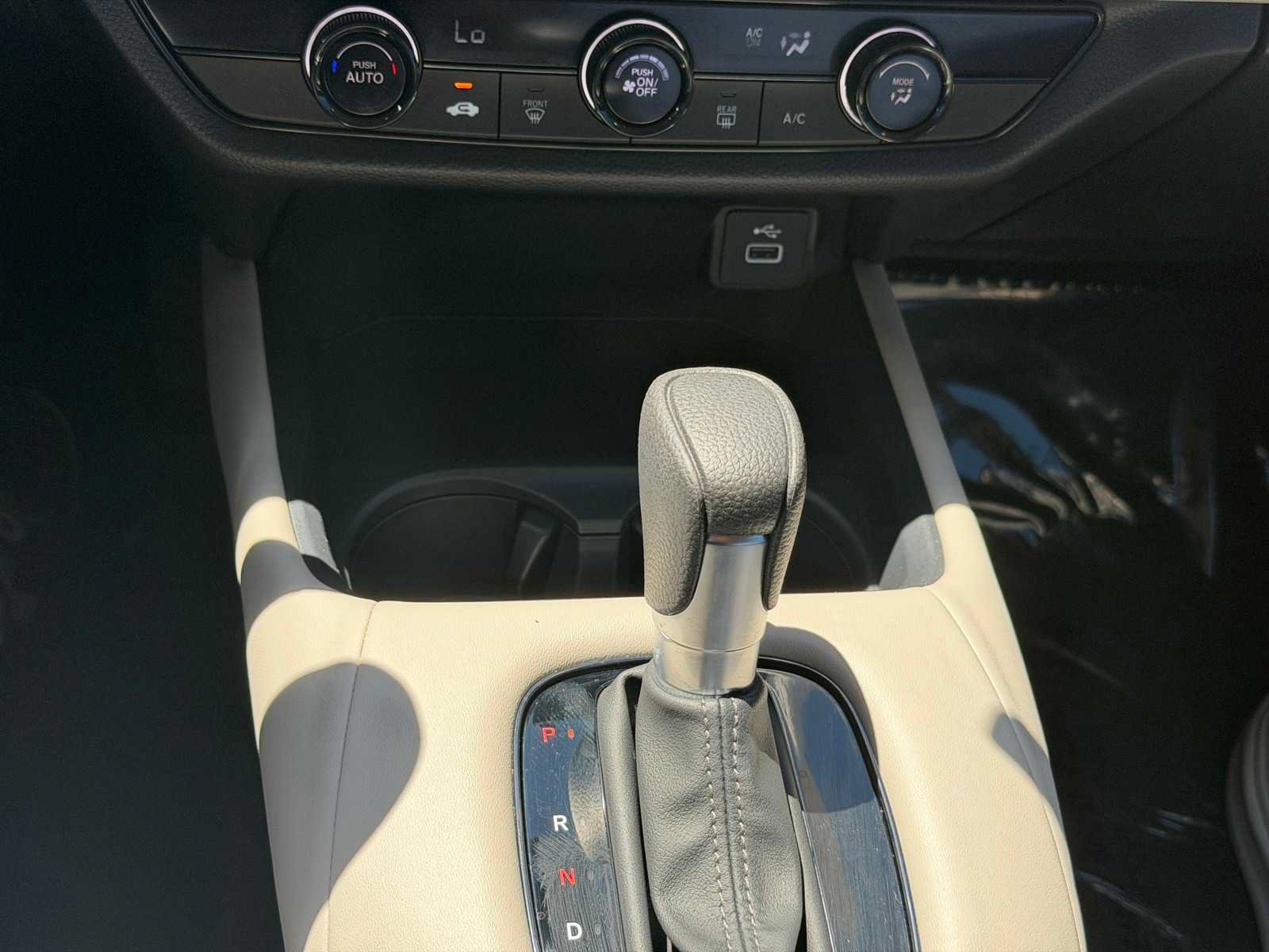 Used 2025 Honda HR-V LX image 19