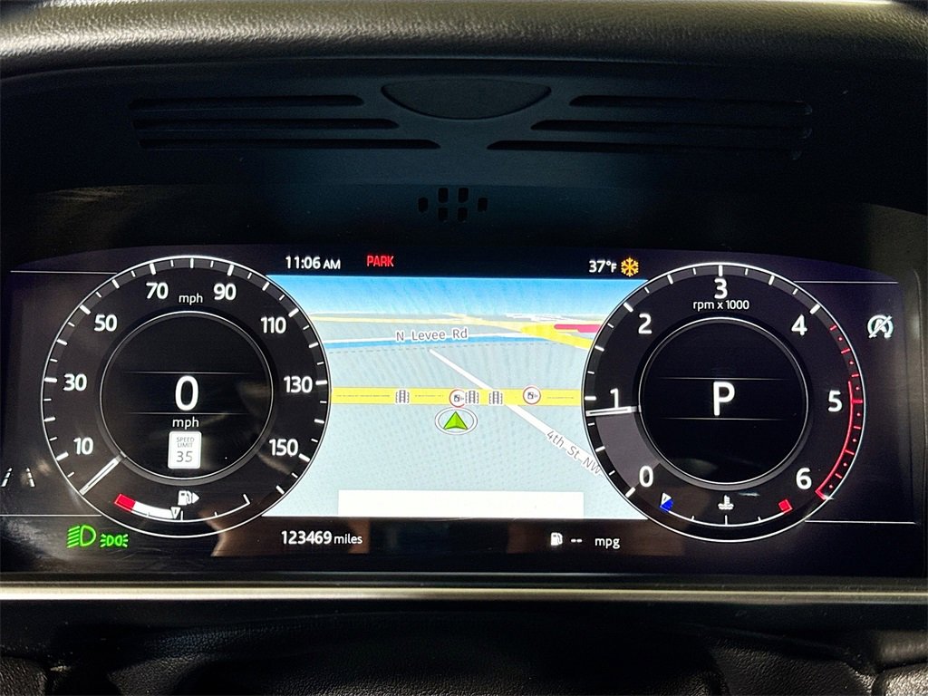 Used 2018 Land Rover Range Rover Sport SE image 17