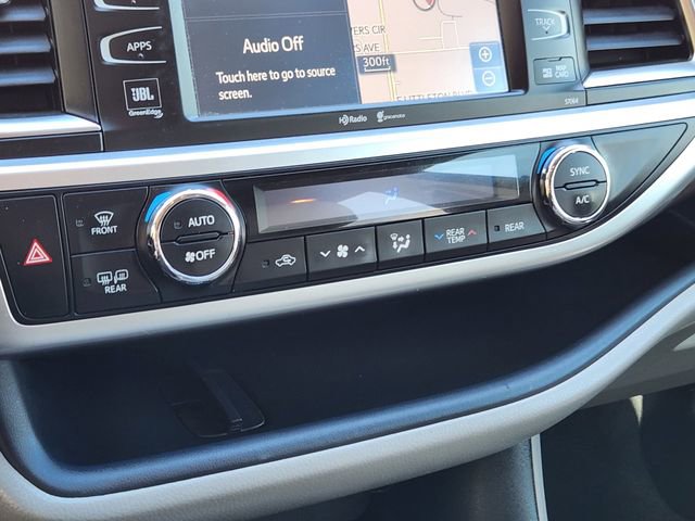 Used 2015 Toyota Highlander Limited AWD/4WD image 18